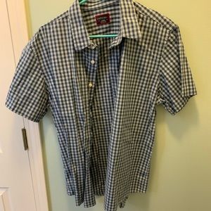 Men’s Untuckit brand blue gingham button down shirt. Size L